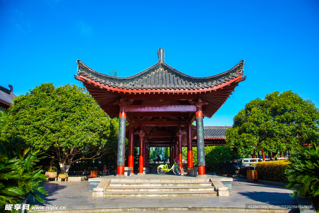 杜甫江阁