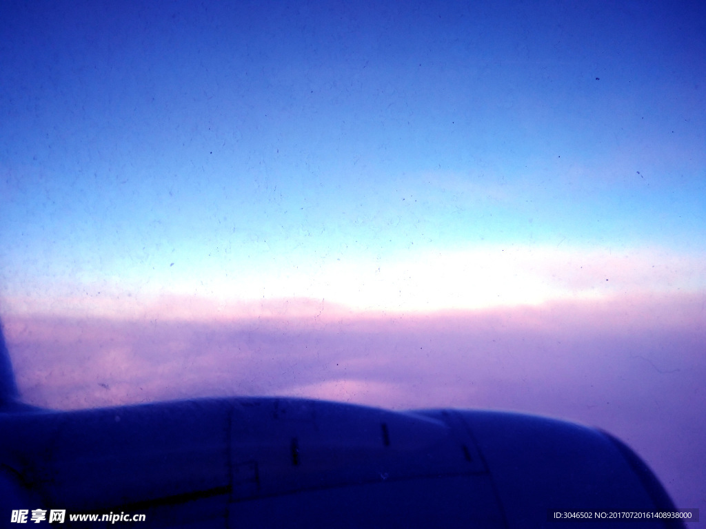 傍晚飞机空中拍摄云层景观