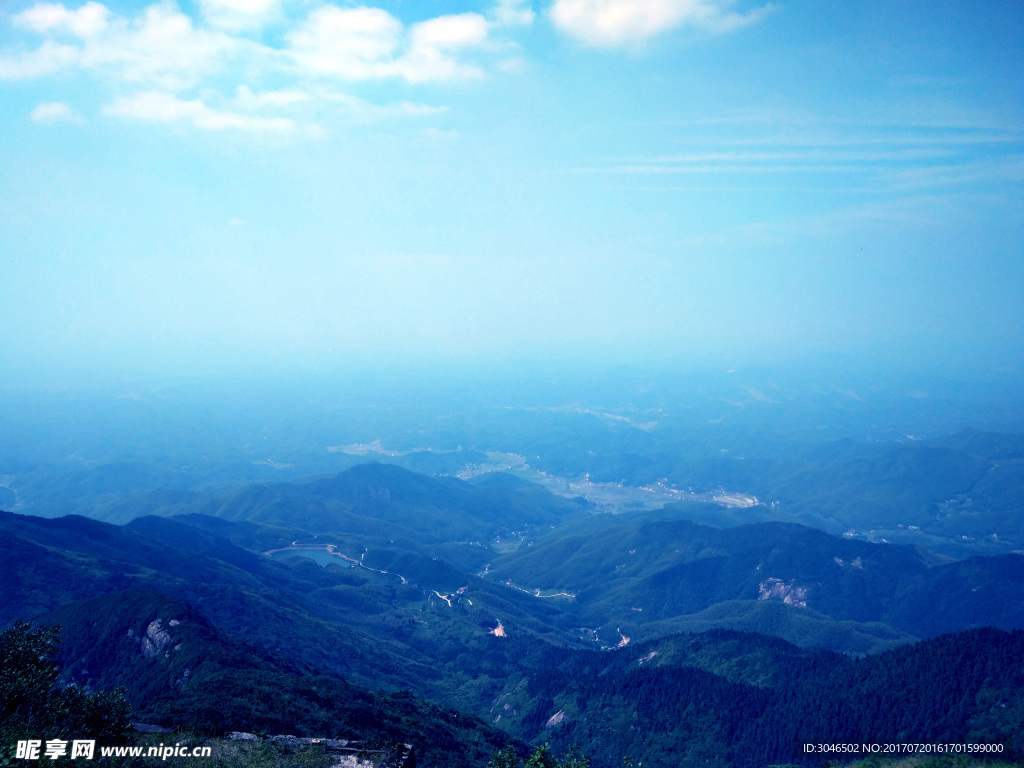 湖南紫烟环绕衡山摄影风景图