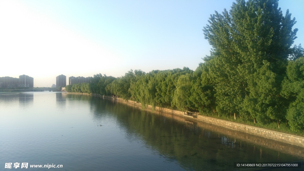 碧水蓝天