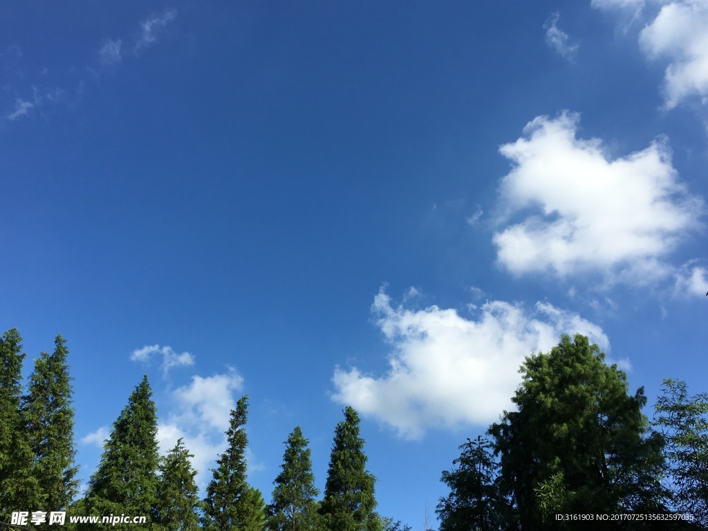 天空
