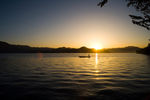 泸沽湖夕阳湖面.