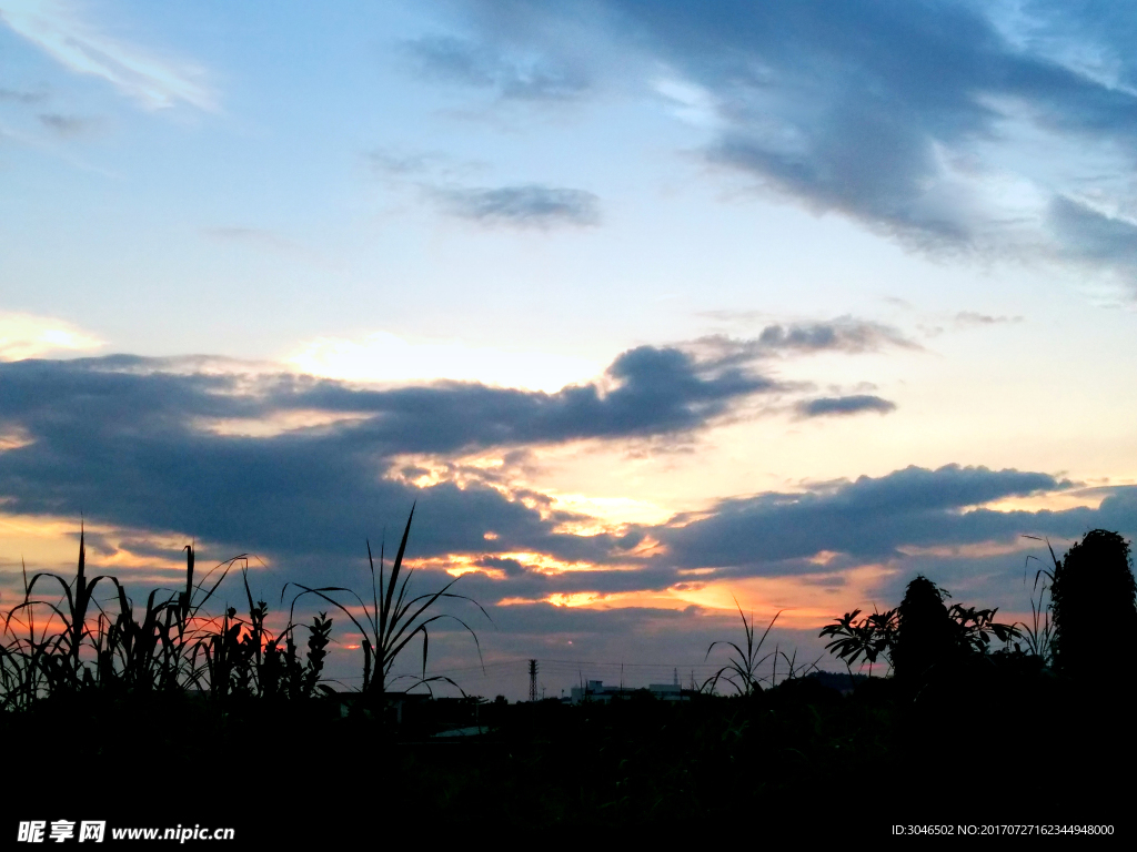 傍晚夕阳西下