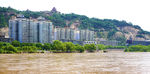 沿河风光