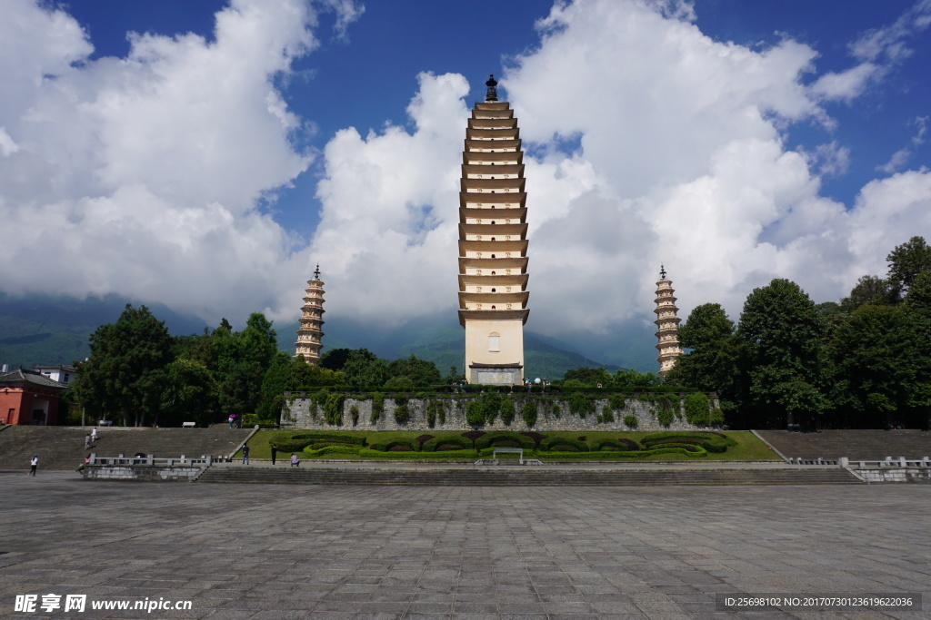 三塔寺