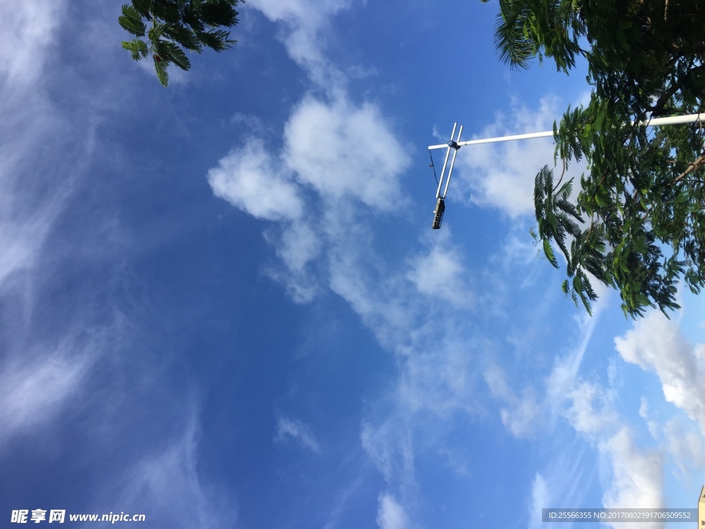 蓝蓝的天空