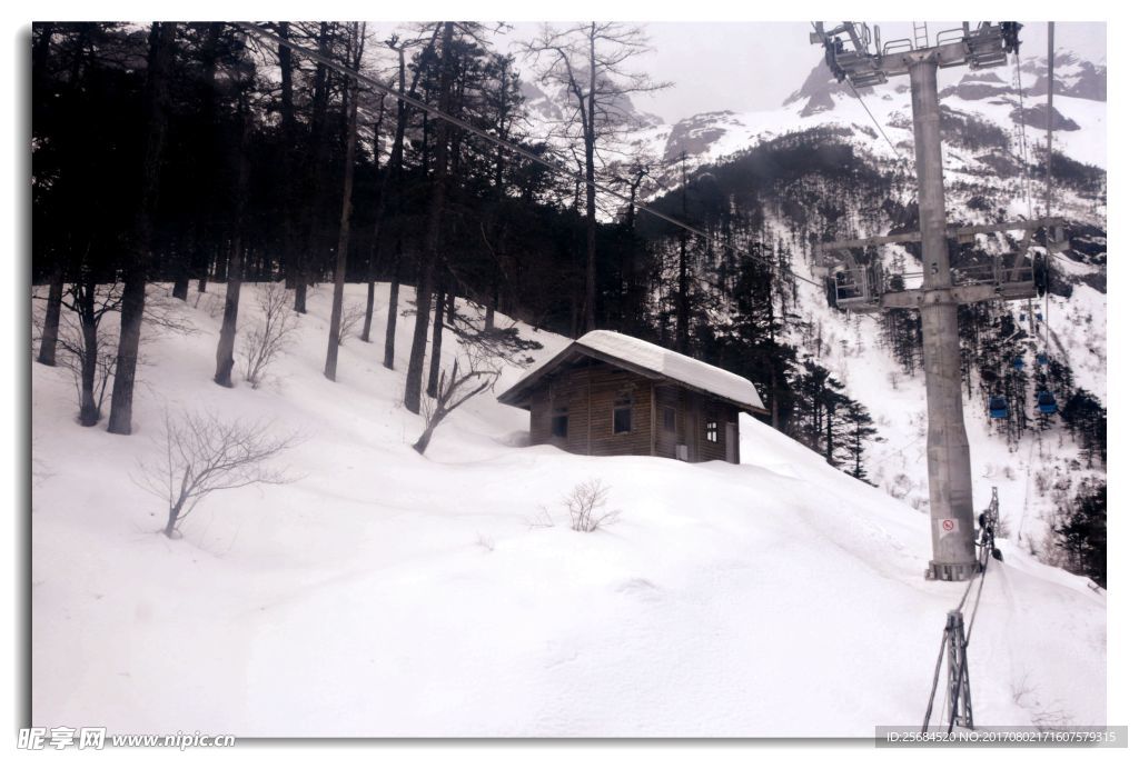 雪山木屋