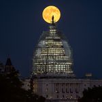 月亮下的美国白宫