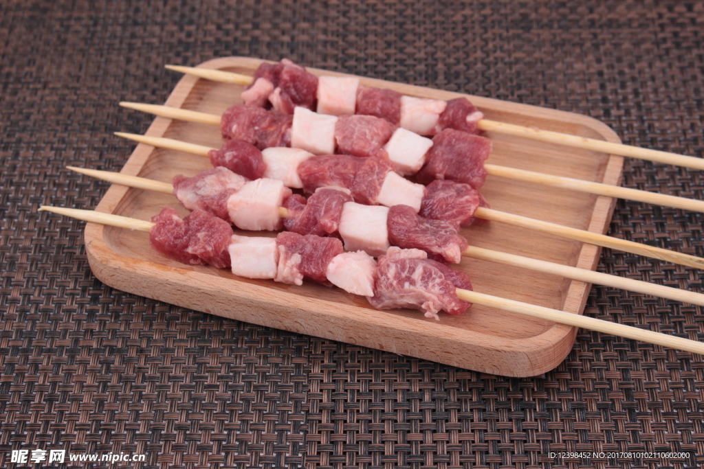 新鲜的肉串
