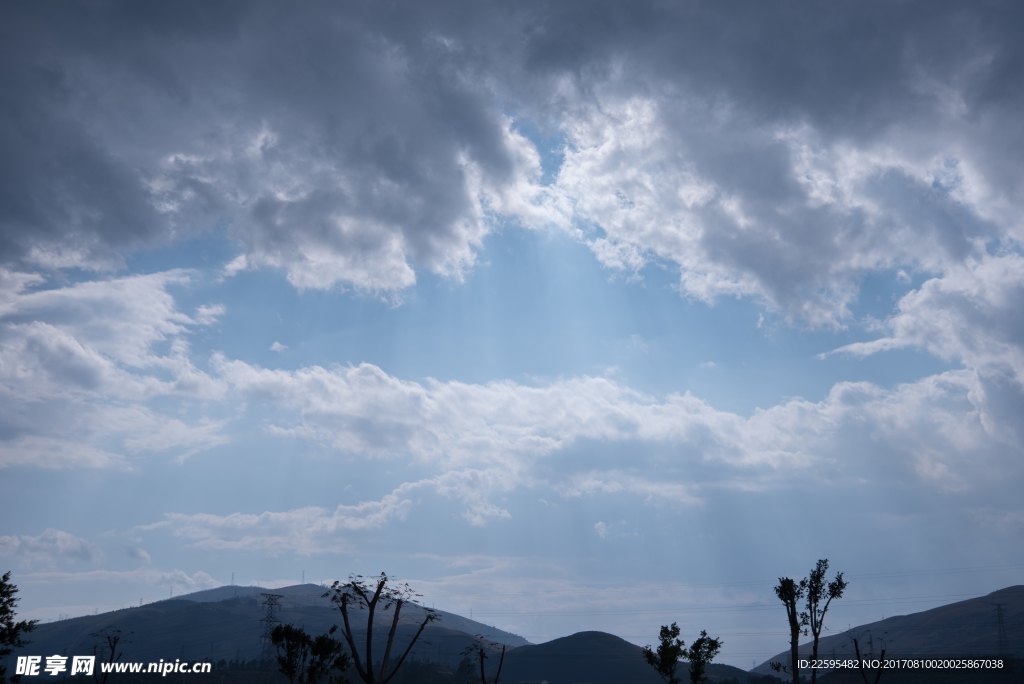 逆光天空