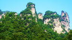 蓝天下的青山
