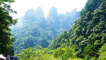 远眺群山