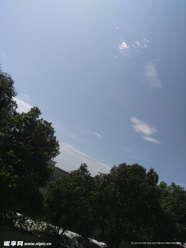 天空