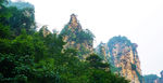 奇峰突兀
