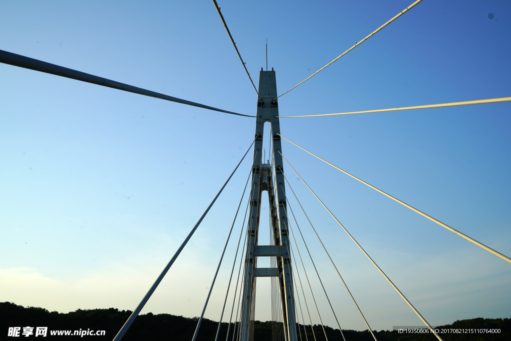 蓝天 悬索桥