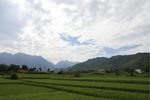 蓝天下的田地