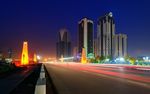 道路高楼夜景拍摄