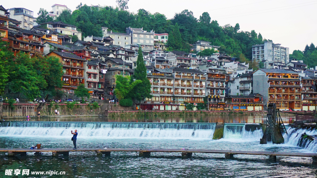 沱江水景