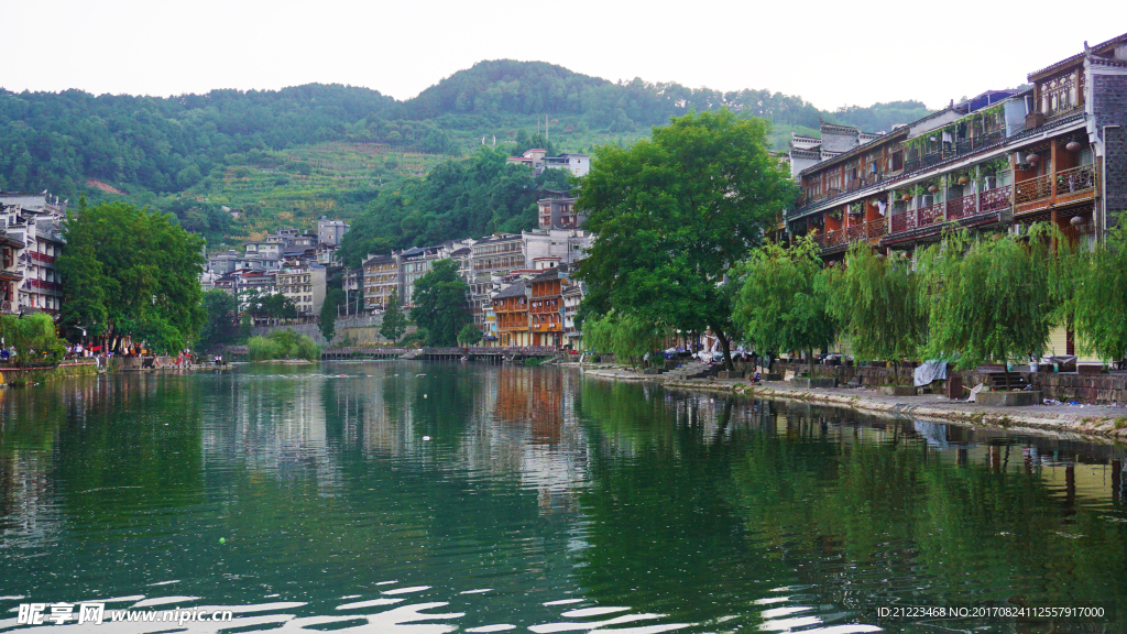 沱江水景