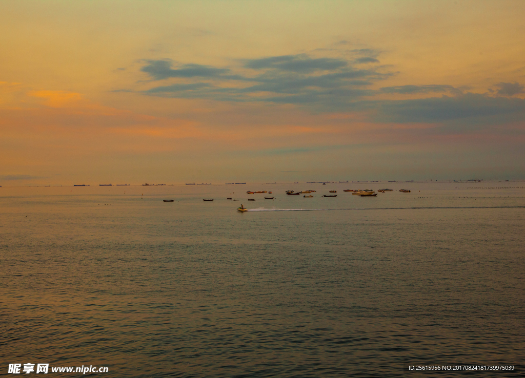 大连滨海东路海滩