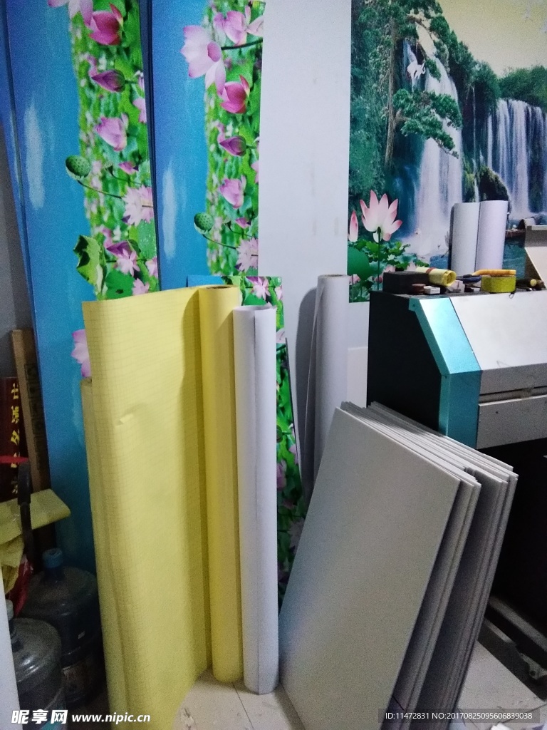 广告材料