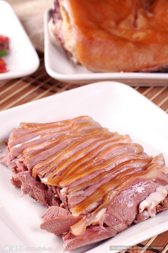 卤肉 卤水 烹饪 盘子
