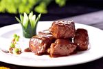 炆火烧小牛肉