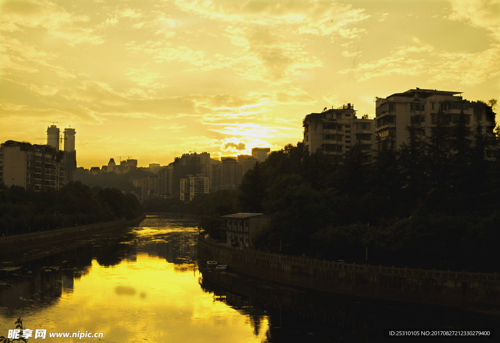 城市夕照