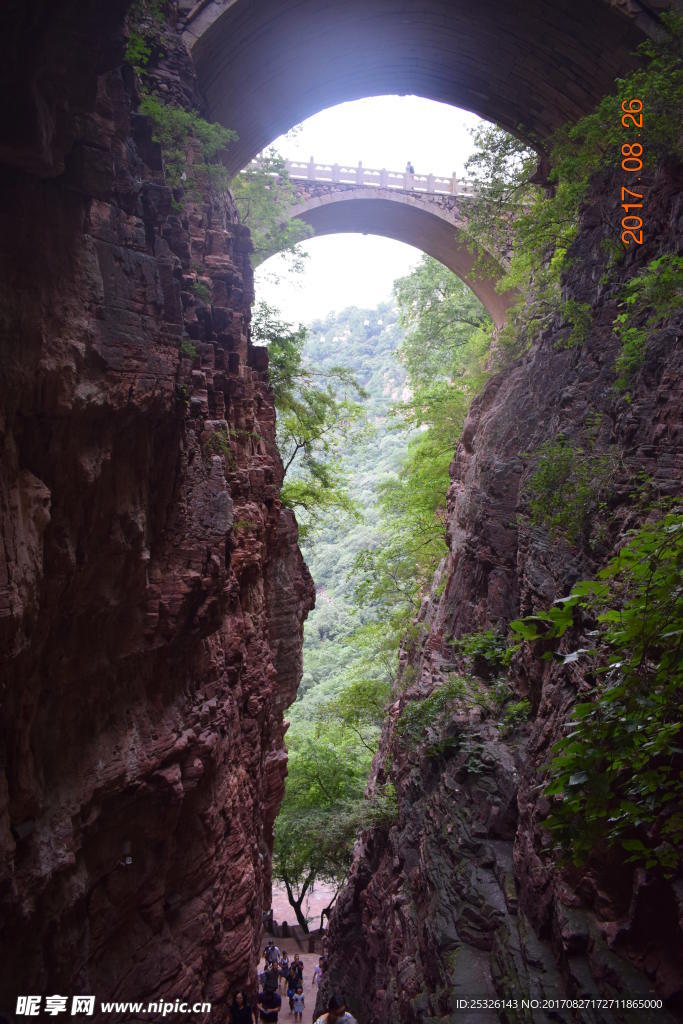 峡谷