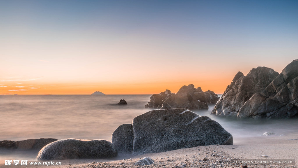 海边礁石海景