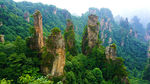 奇峰高耸