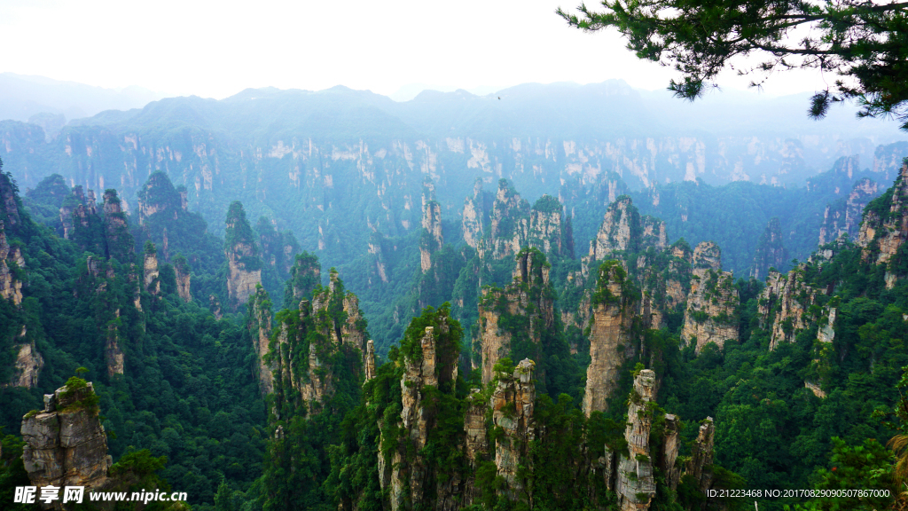 千山万峰