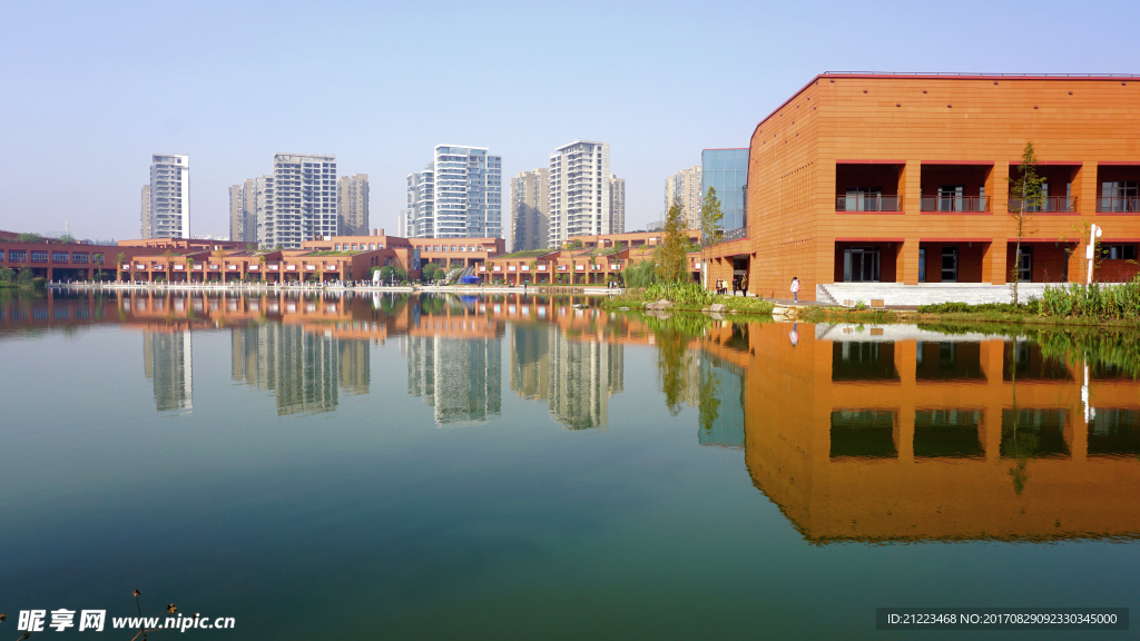 湖畔建筑