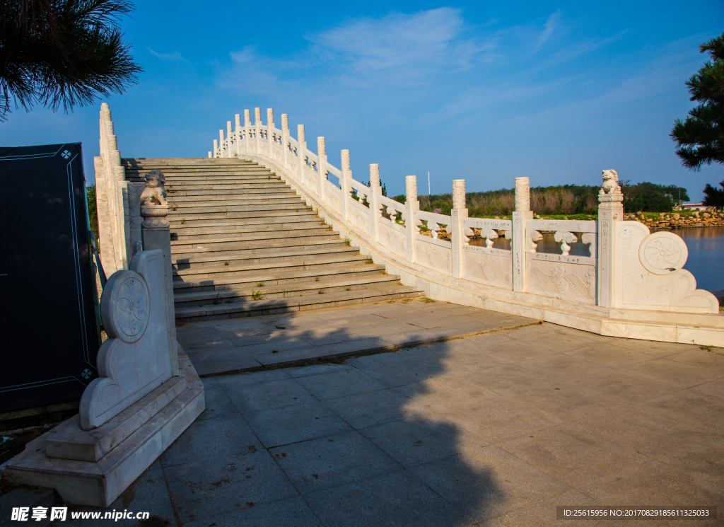 鲅鱼圈月亮湖公园