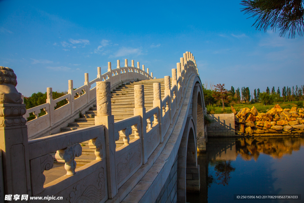 鲅鱼圈月亮湖公园