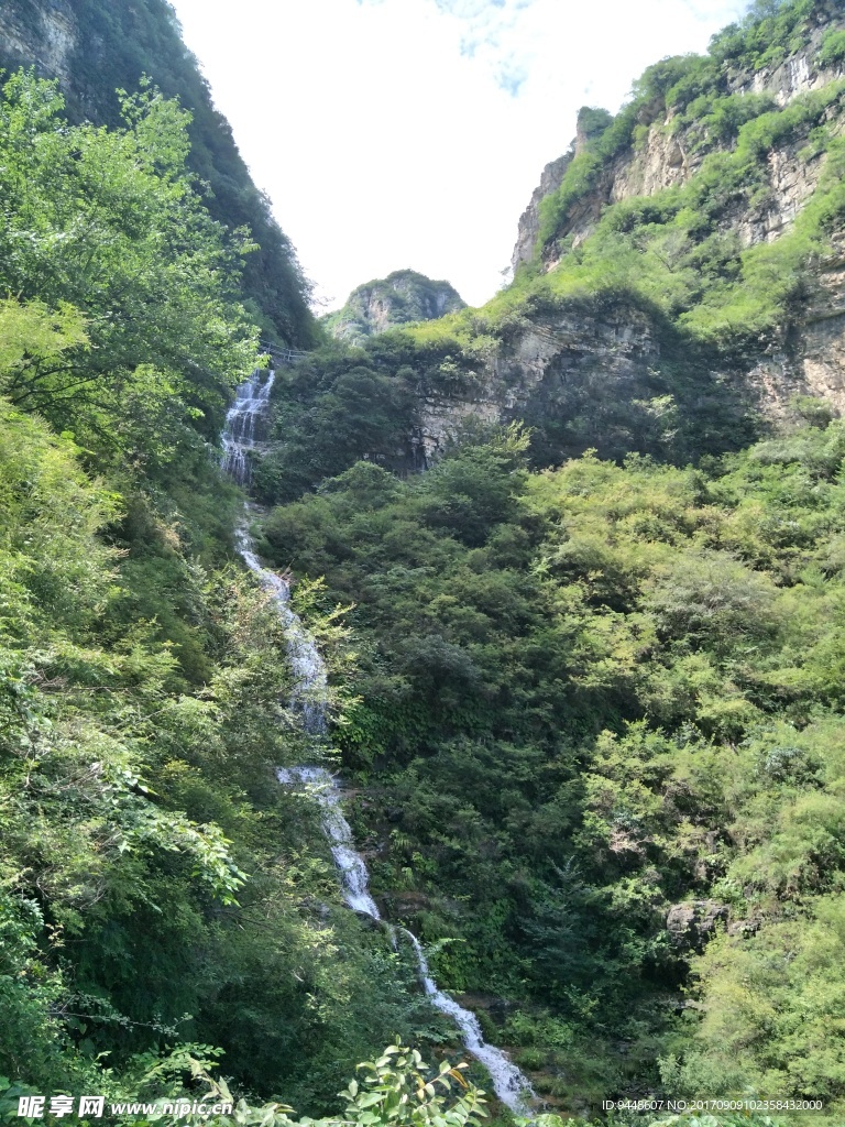 山涧流水