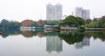 湖畔远眺
