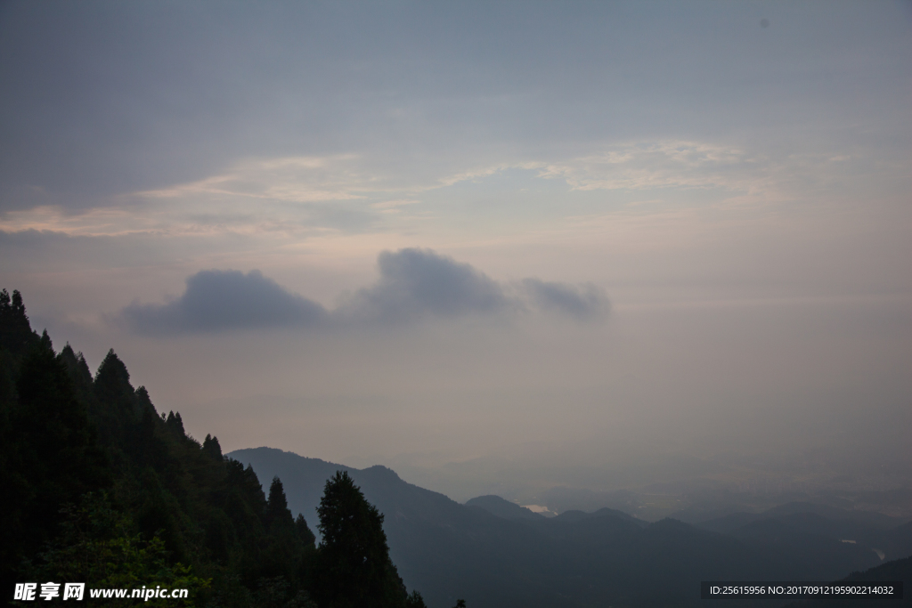 衡山雾海