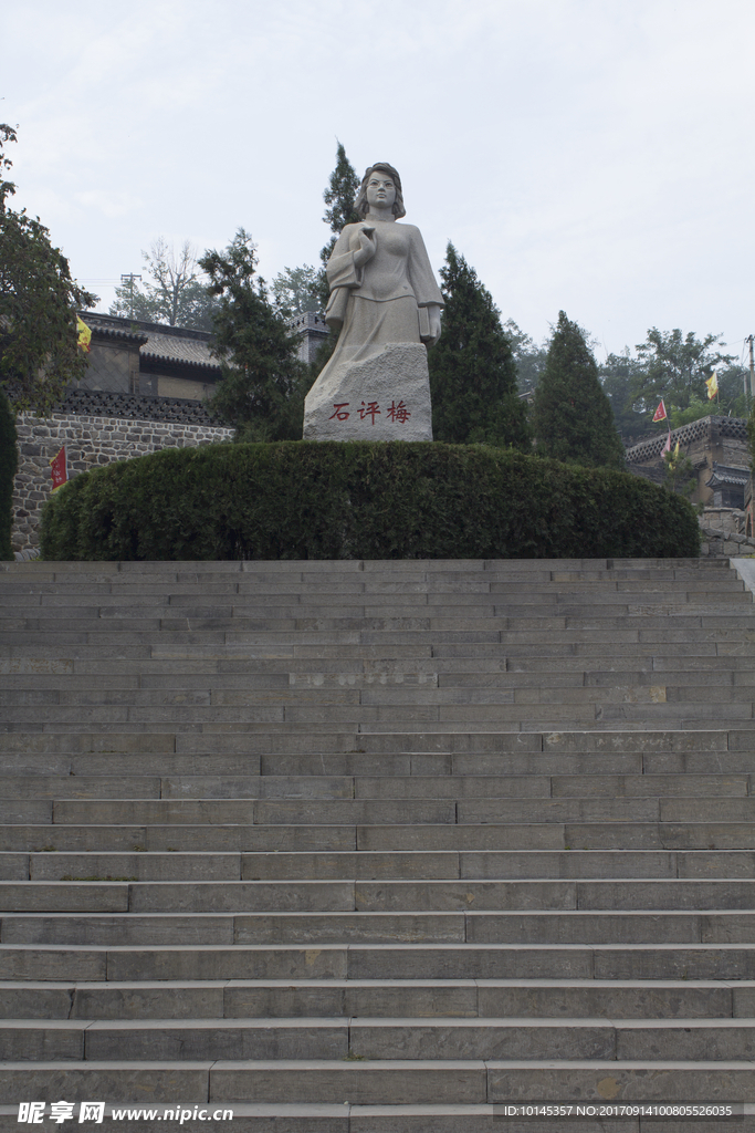 石评梅雕塑