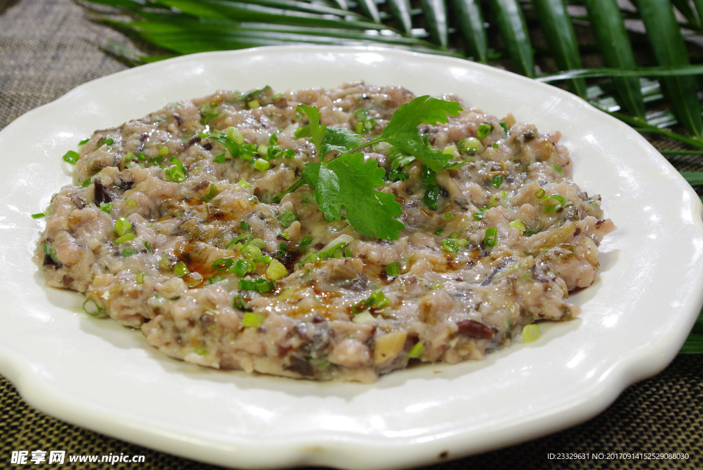 梅菜剁肉饼