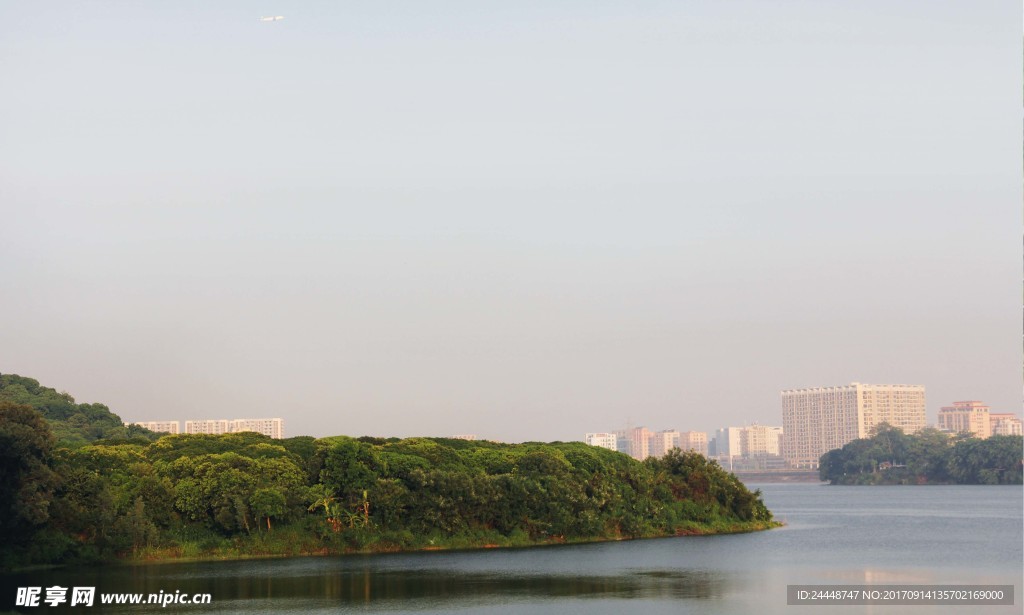 立新湖景色