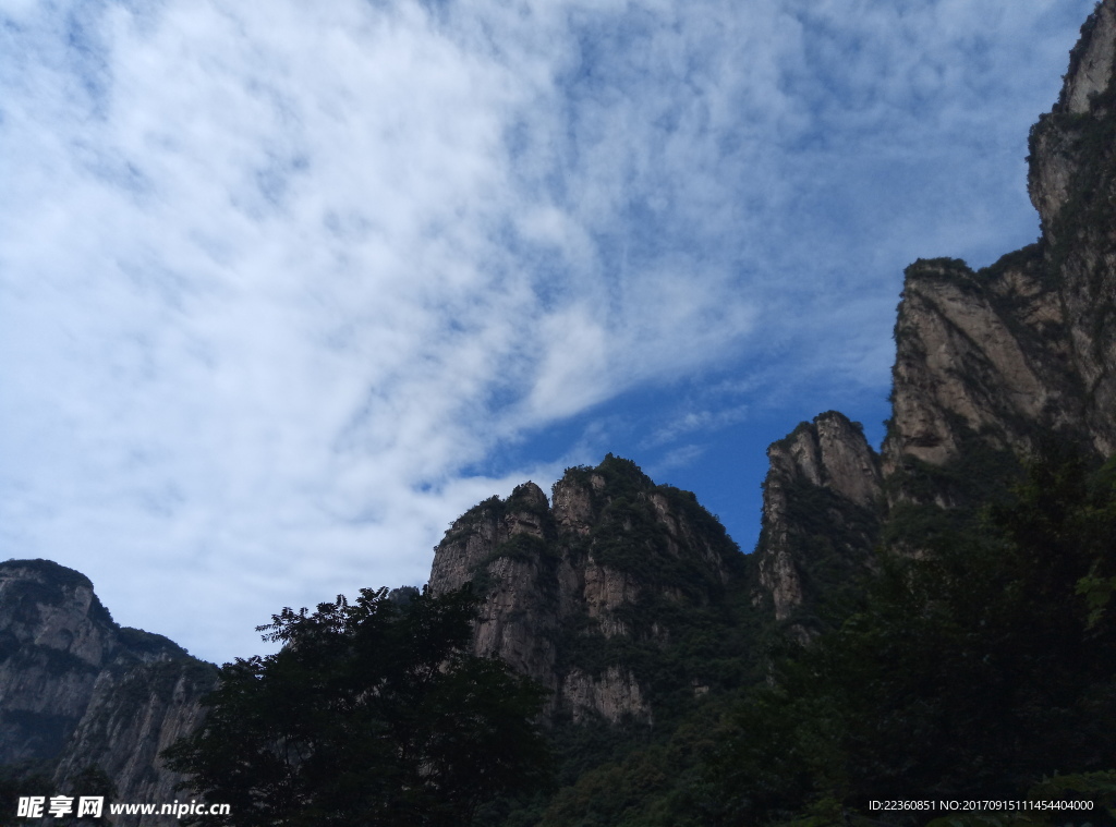 雨后山谷