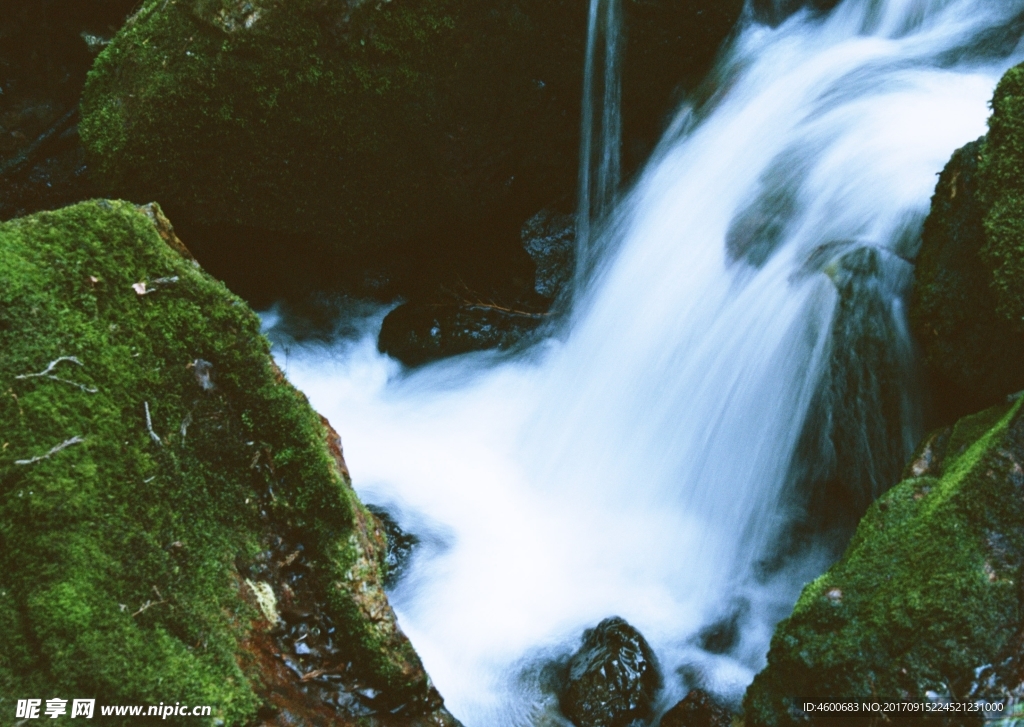 山溪瀑布图片   旅游摄影素材