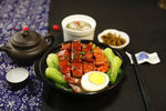 红烧肉煲仔饭
