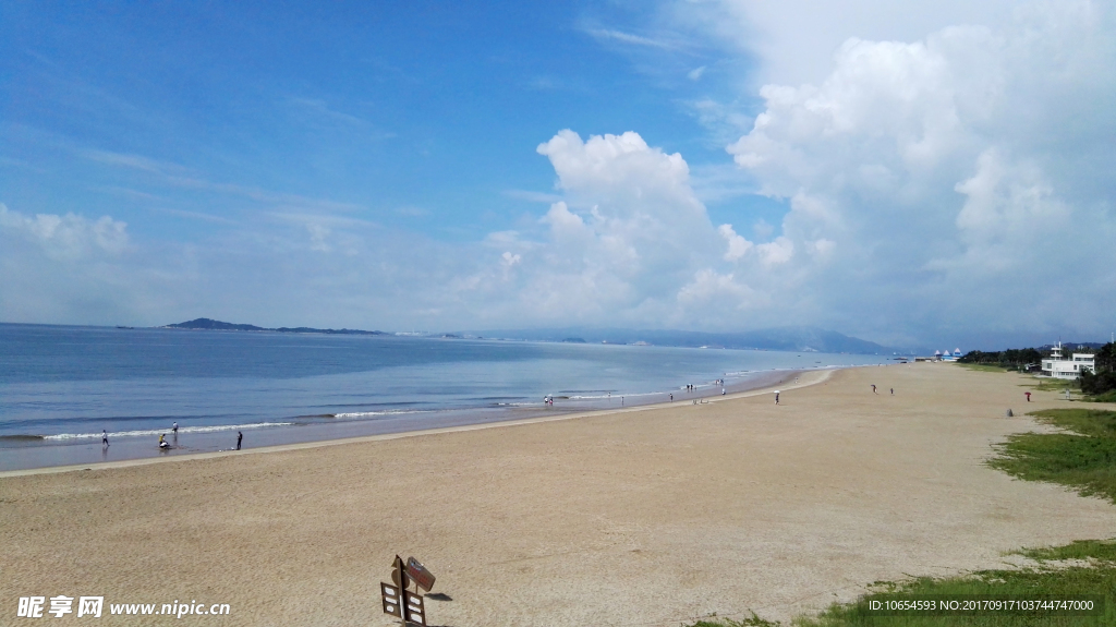 厦门环岛椰风寨海边