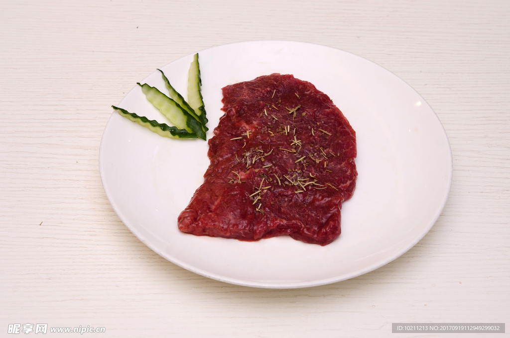 新鲜牛排美味牛肉盘