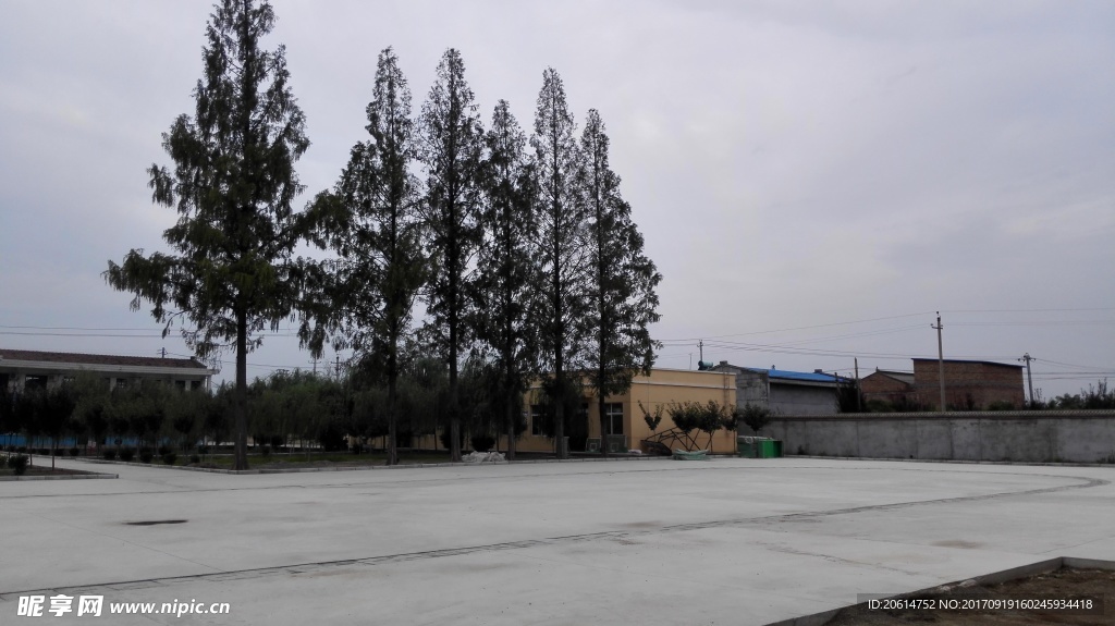 建设中的广场