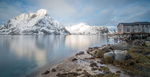 雪山湖水风景图