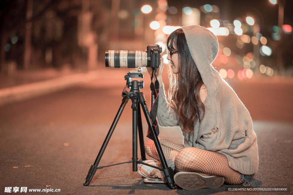 夜幕下的摄影师