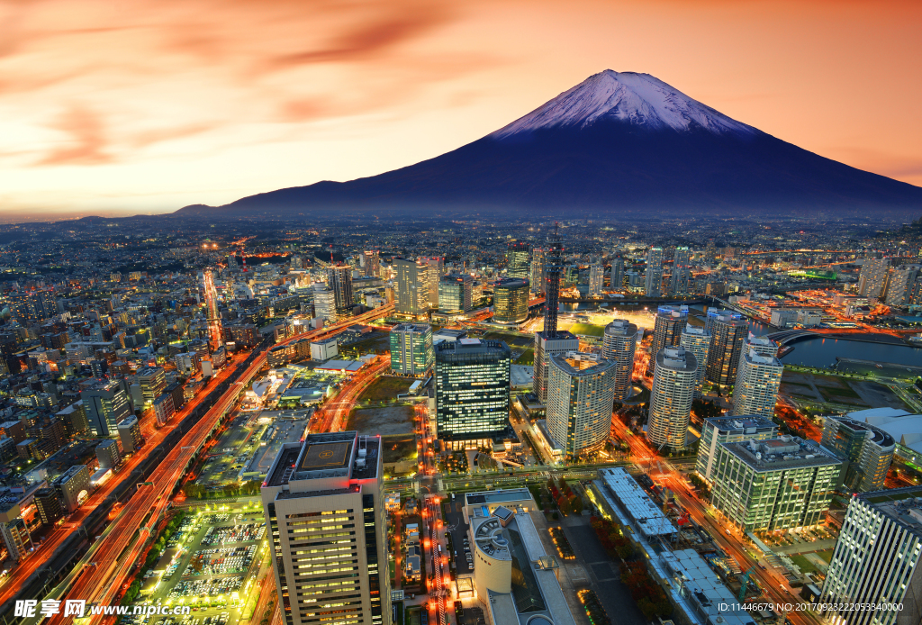 富士山下 的夜景